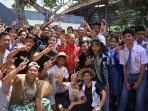 Gubernur Koster saat acara di sambut siswa smk