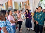 Salurkan Paket Olahan Ikan di Kelurahan Kuta (4)_1